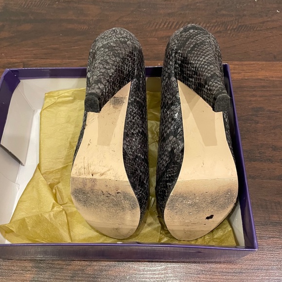 Madden Girl Micolee Snakeskin Peeptoe Pumps Sz 7 - Picture 2 of 11